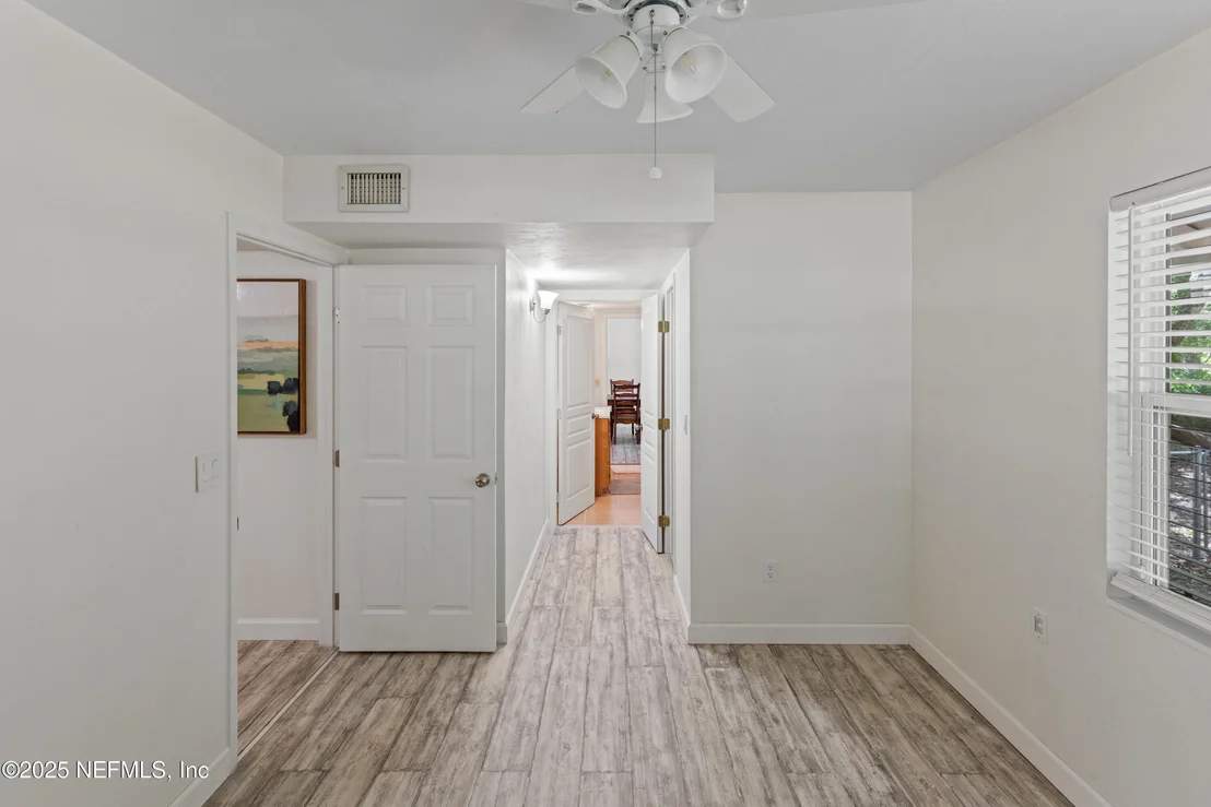 Photo of 303 SE 3RD Avenue