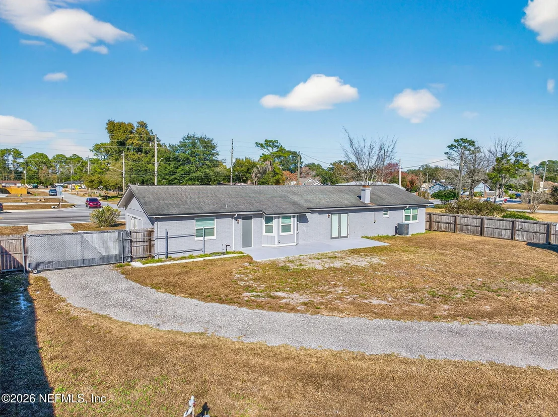 Photo of 8294 COLLINS Road