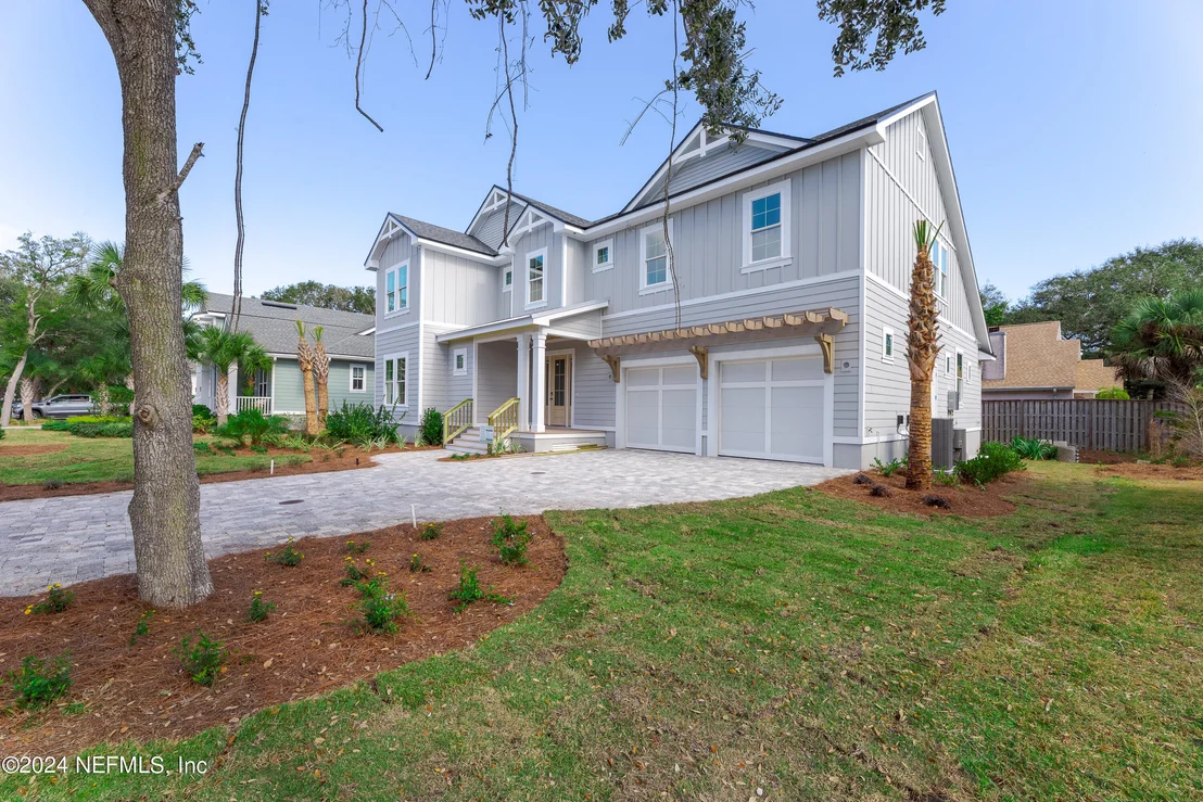 Photo of 372 RIDGEWAY Road