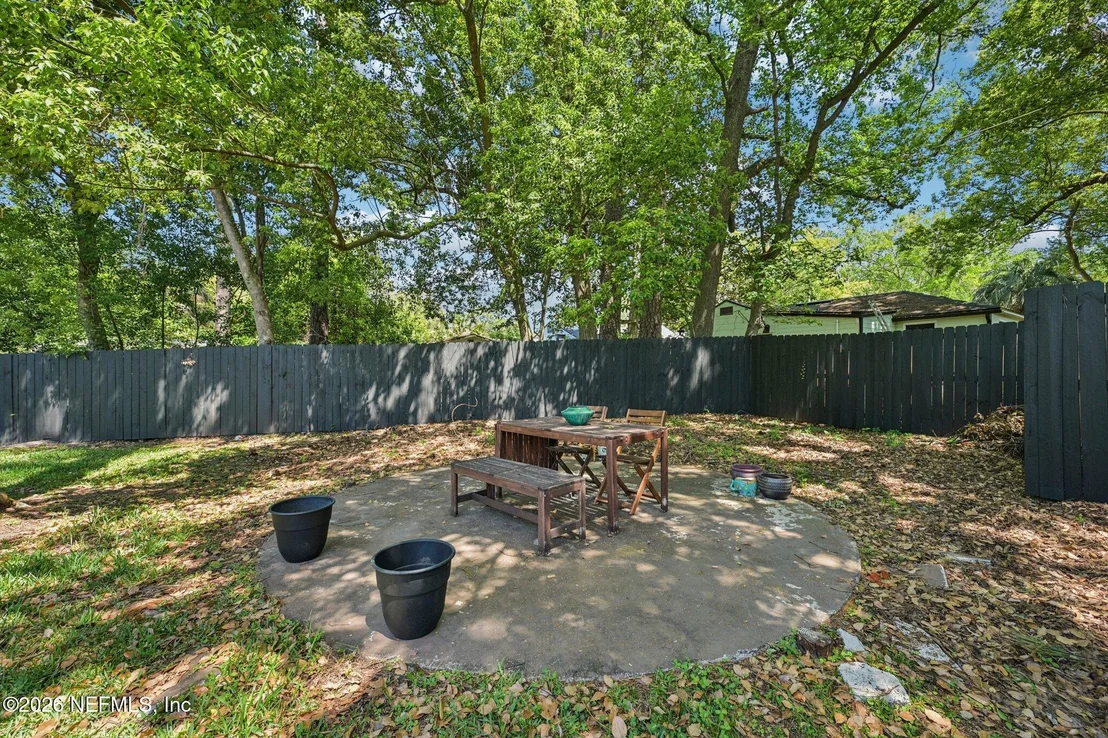Photo of 1315 AZALEA Drive