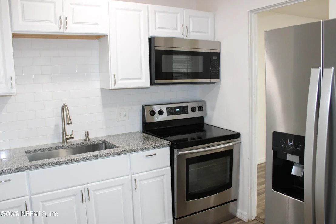 Photo of 3661 CASCADE Road