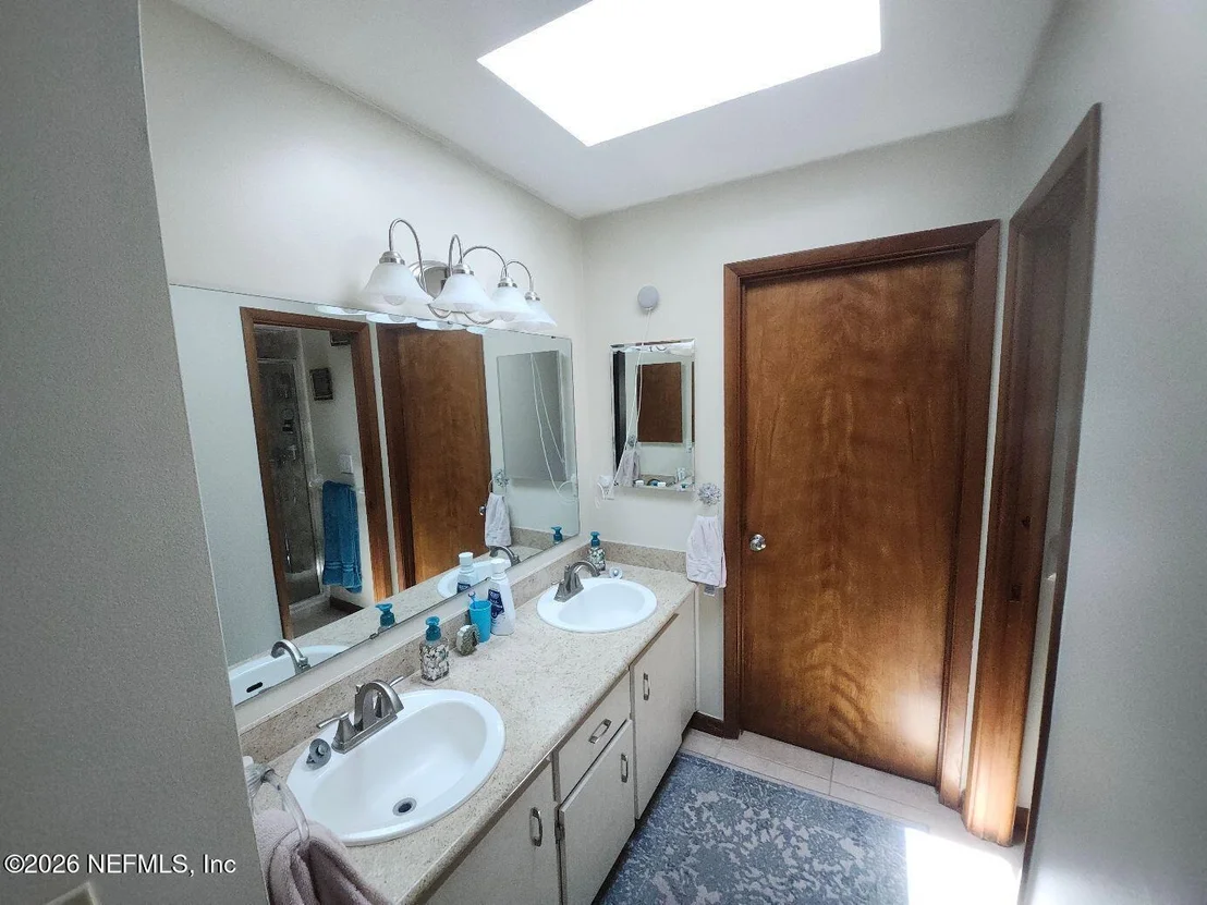 Photo of 4 CHIPPEWAY Court