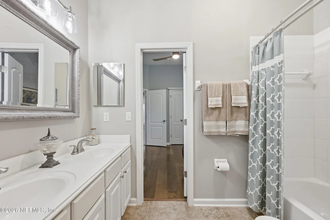 Photo of 275 FLORES Way