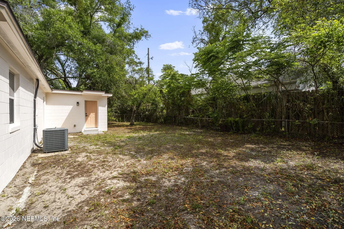 Photo of 2721 LANSDOWNE Drive