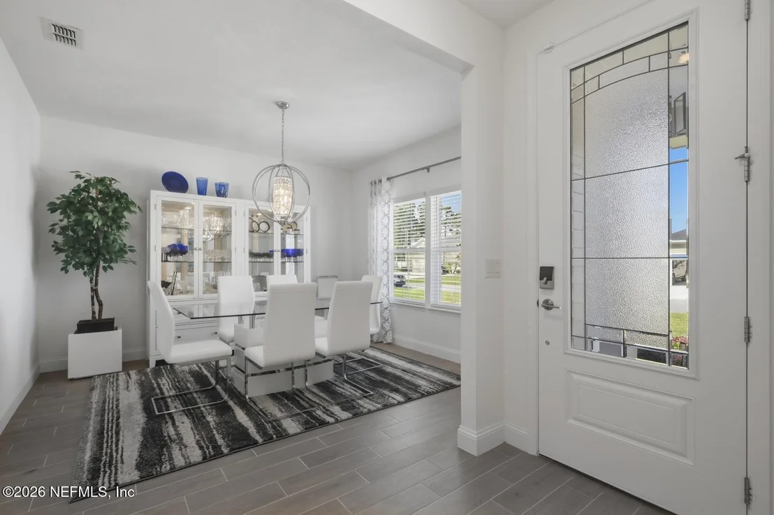 Photo of 2110 RAGLAN Circle
