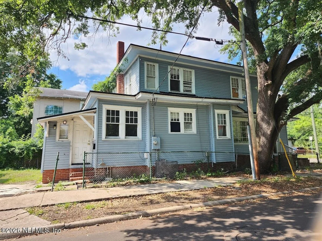 Photo of 2036 MONCRIEF Road