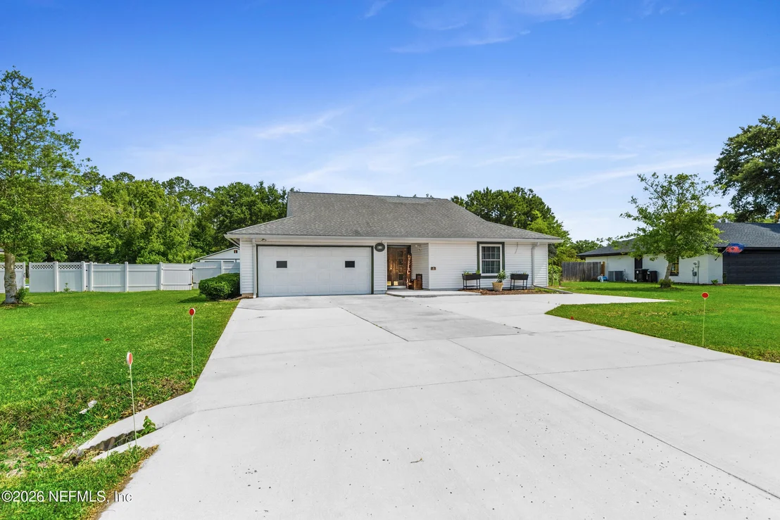 Photo of 615 HICKORY Drive