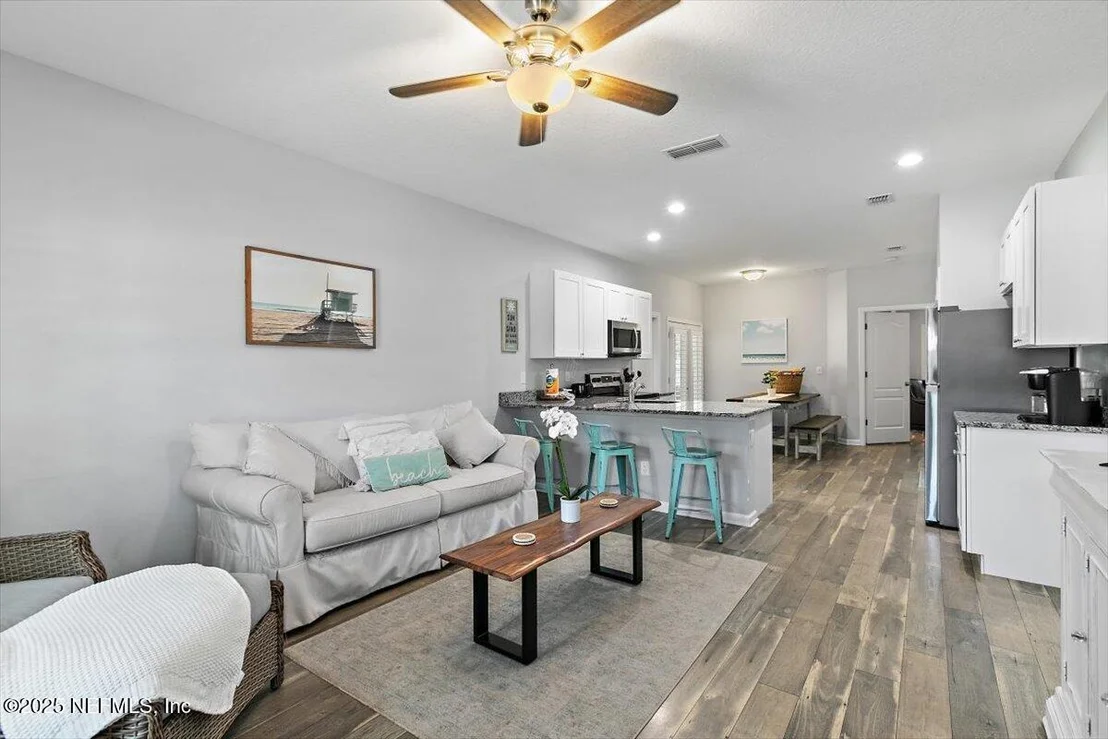 Photo of 616 W 16TH Street