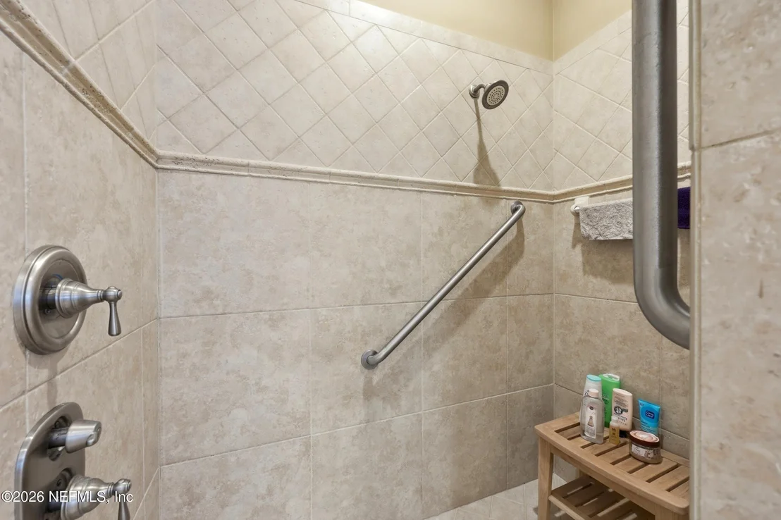 Photo of 286 VALE Drive