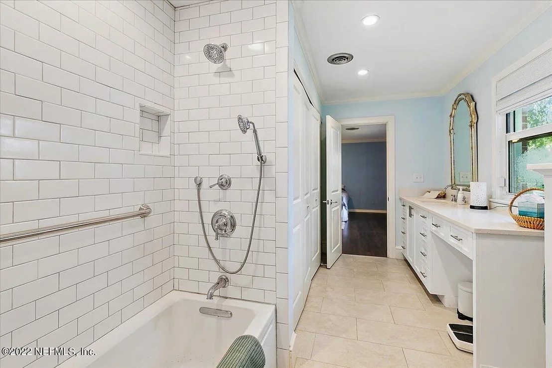 Photo of 1348 BAYLOR Lane