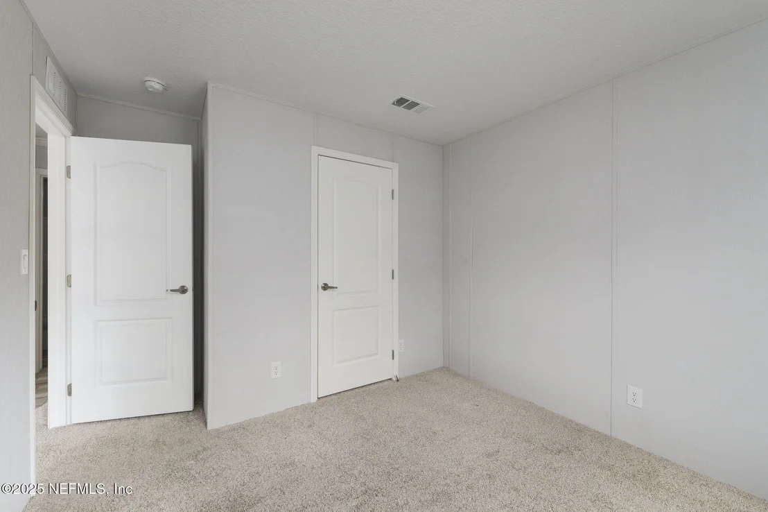 Photo of 128 LAKEVIEW Court