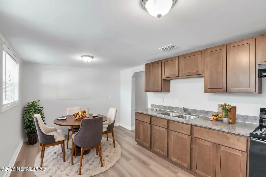Photo of 3263 THOMAS Street