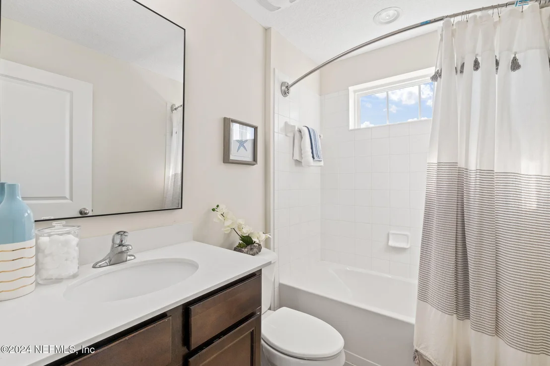Photo of 237 SPRING PARK Avenue