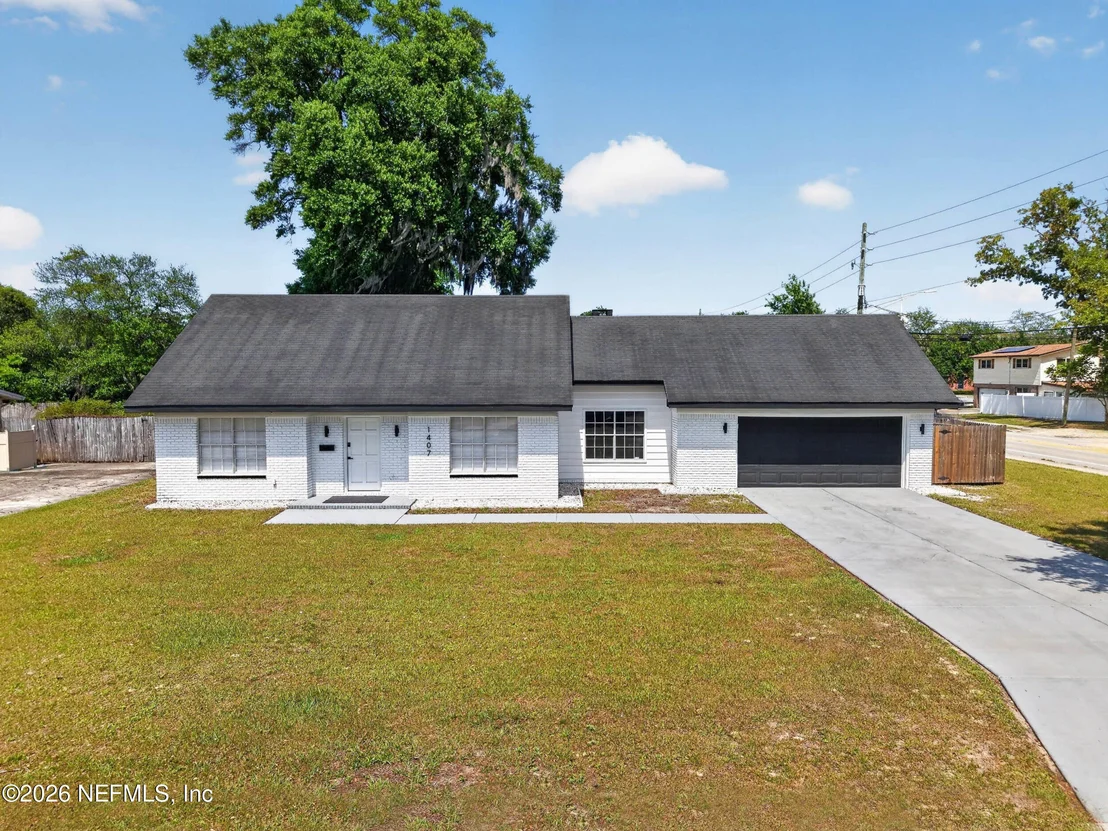 Photo of 1407 GRANDVIEW Drive