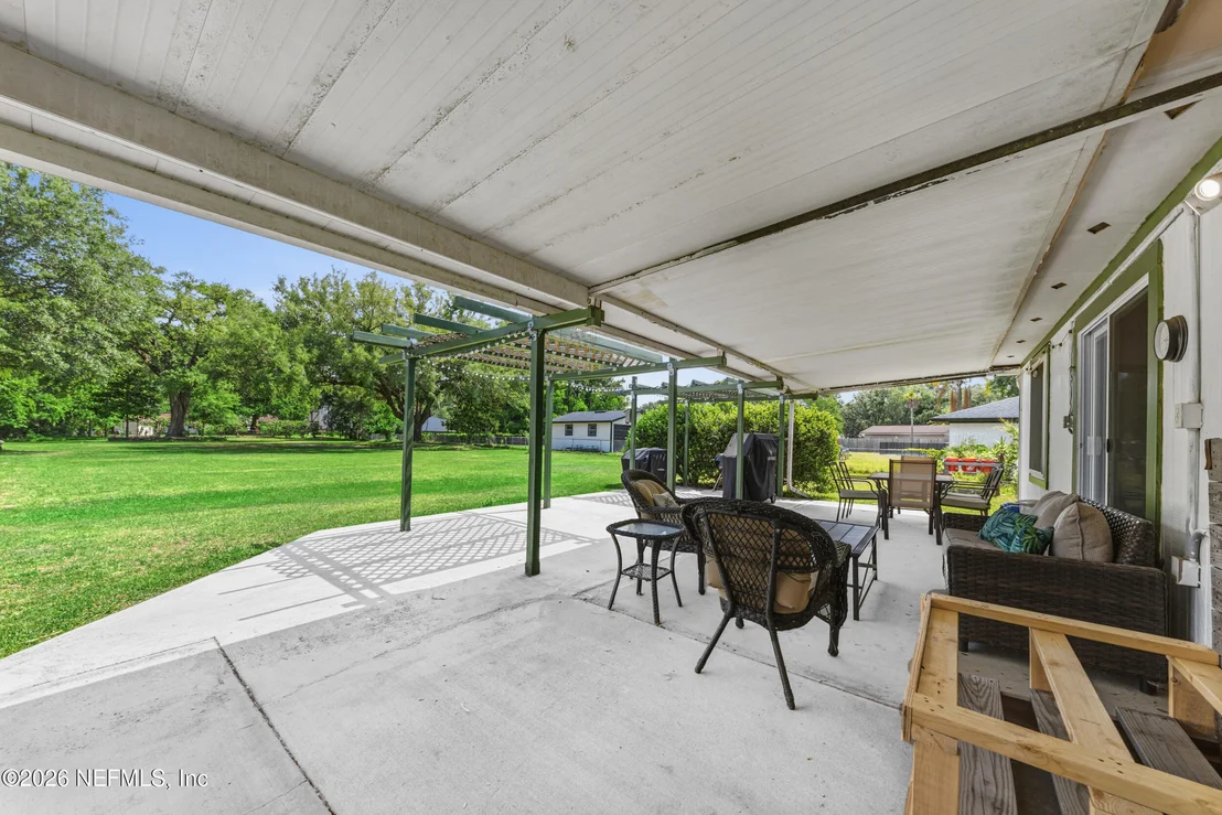 Photo of 615 HICKORY Drive