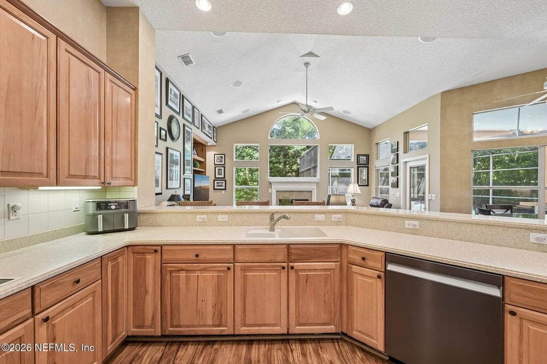 Photo of 1698 MARGARETS WALK Road