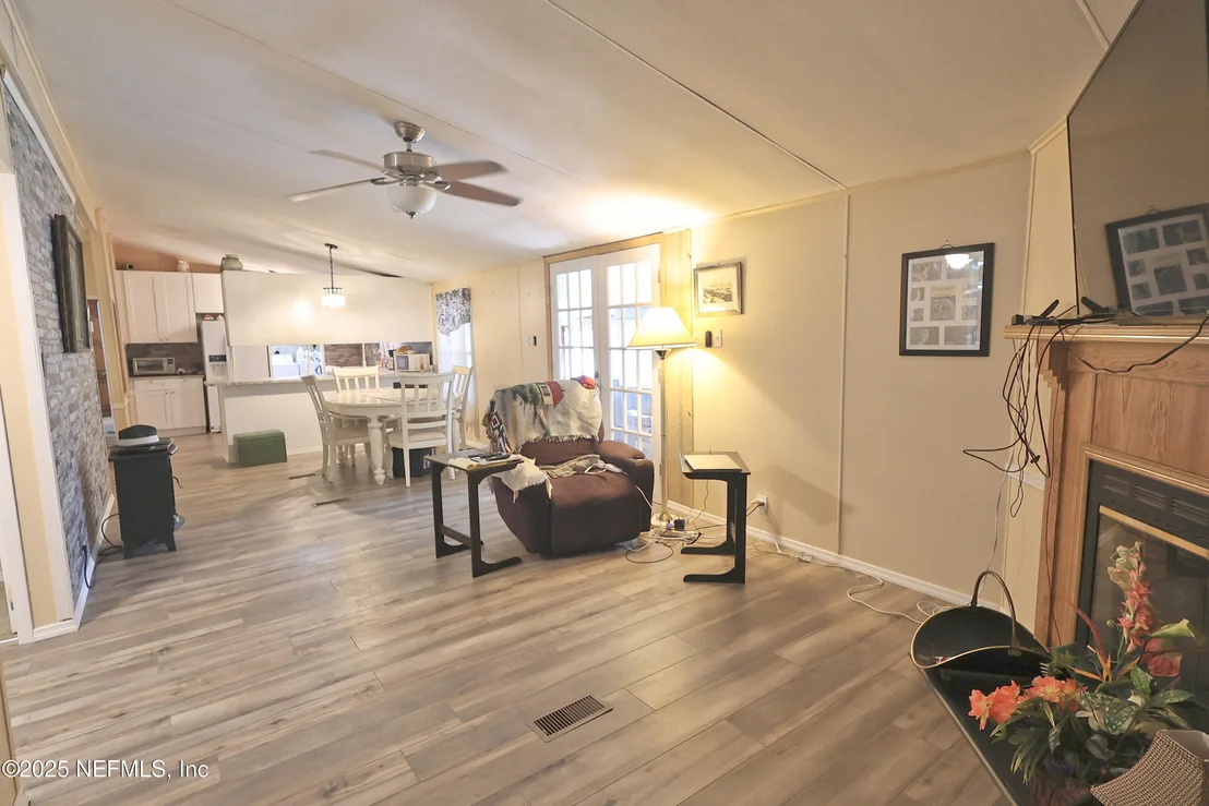 Photo of 138 EDGEWATER Road