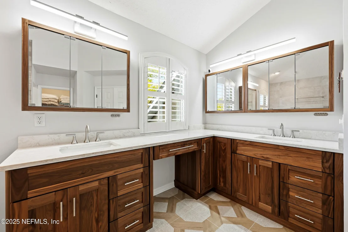 Photo of 537 DANDELION Drive