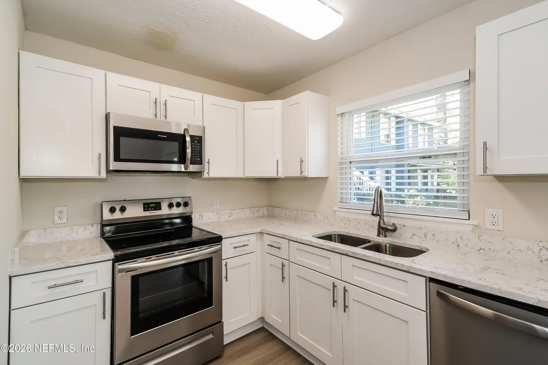 Photo of 3348 PHYLLIS Street