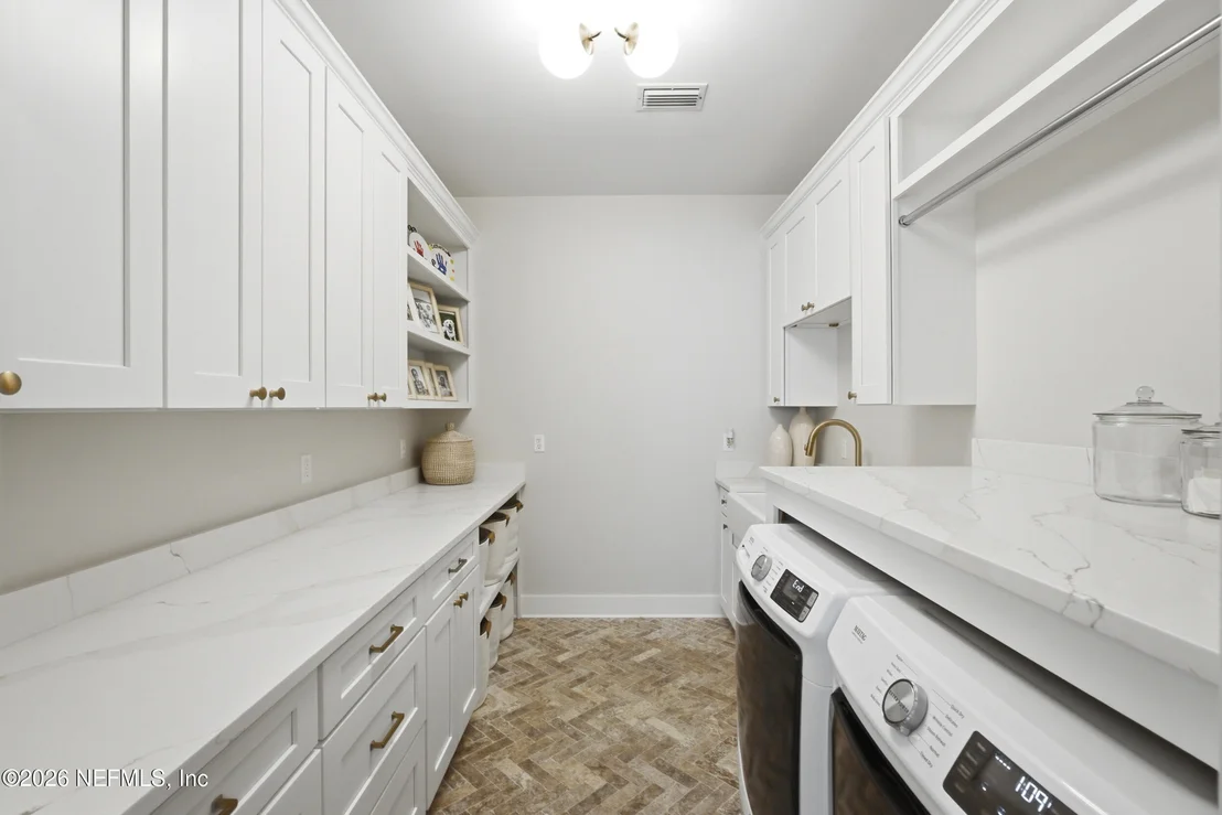Photo of 9505 KUHN Road
