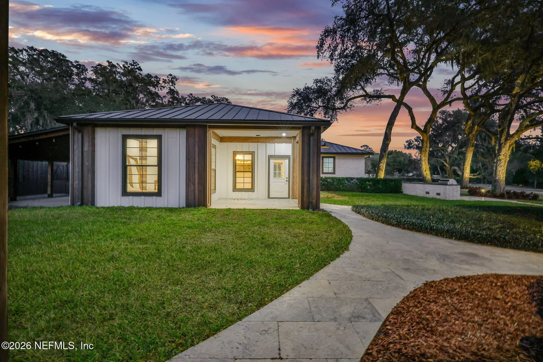 Photo of 532 MOONSHINE Drive