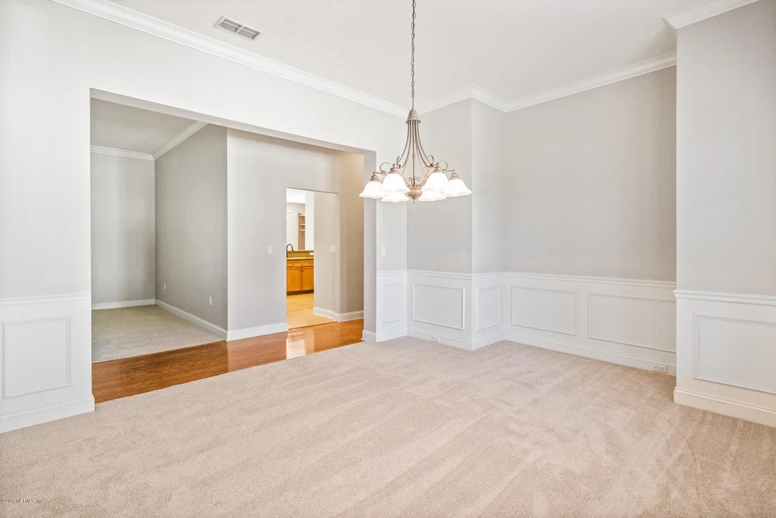 Photo of 821 EAGLE POINT Drive