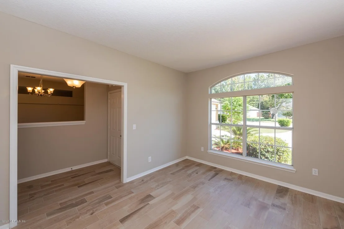 Photo of 1524 MAPLE LEAF Lane