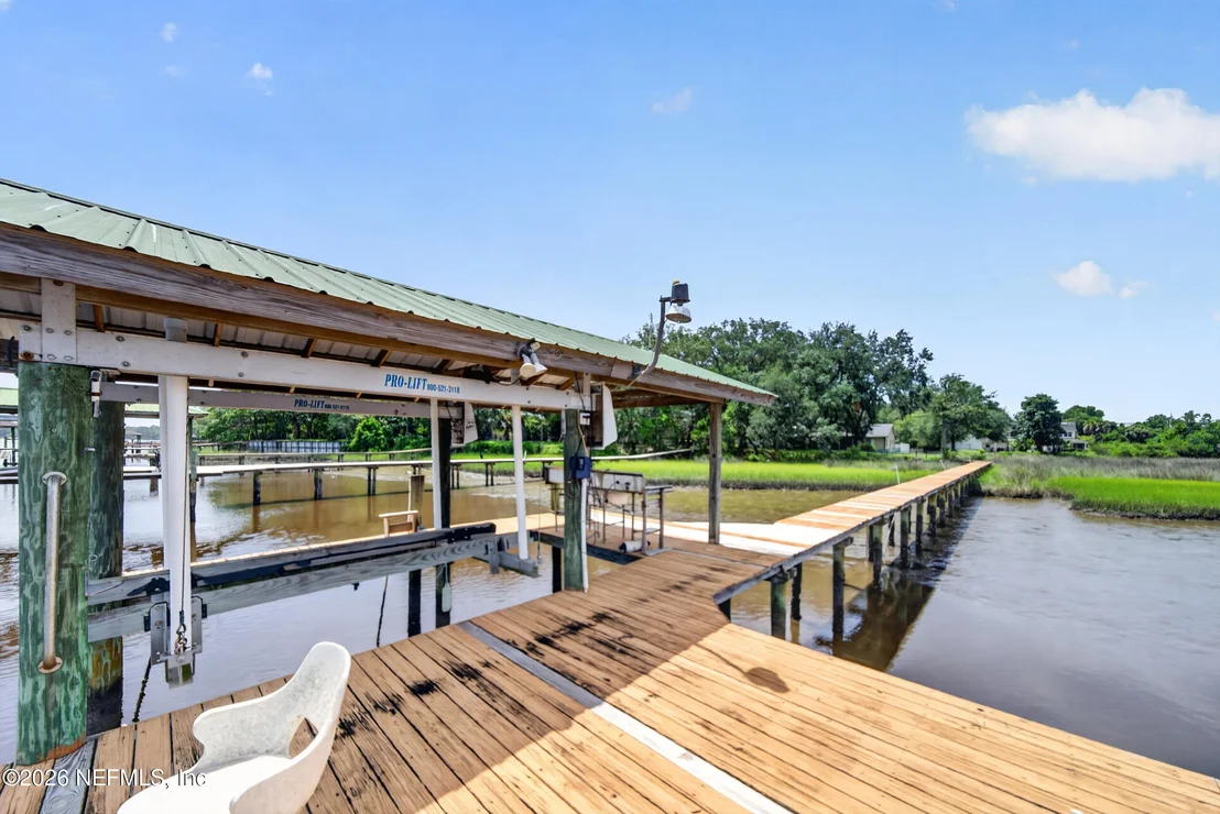 Photo of 1045 CEDAR BAY Road