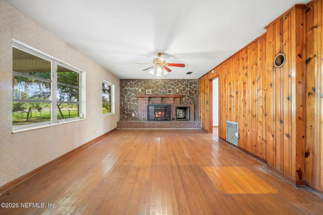 Photo of 786 W RIVER Road