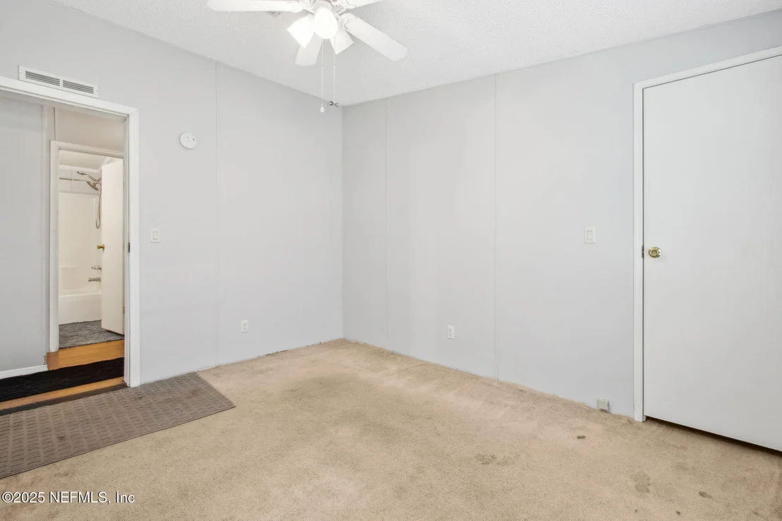 Photo of 812 JONATHAN Road
