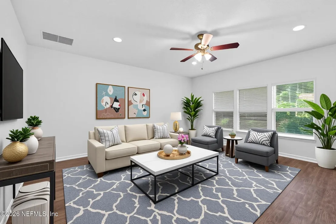 Photo of 304 N HIDDEN TREE Drive
