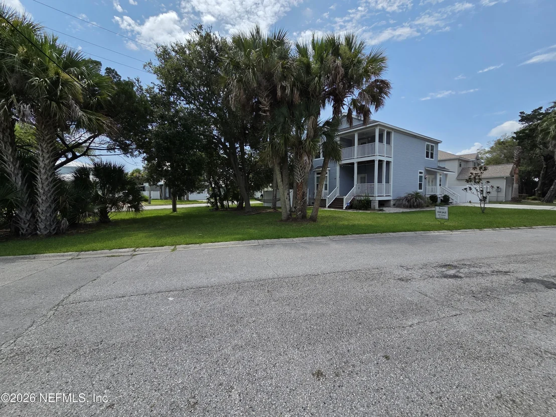 Photo of 195 CABEZA Street