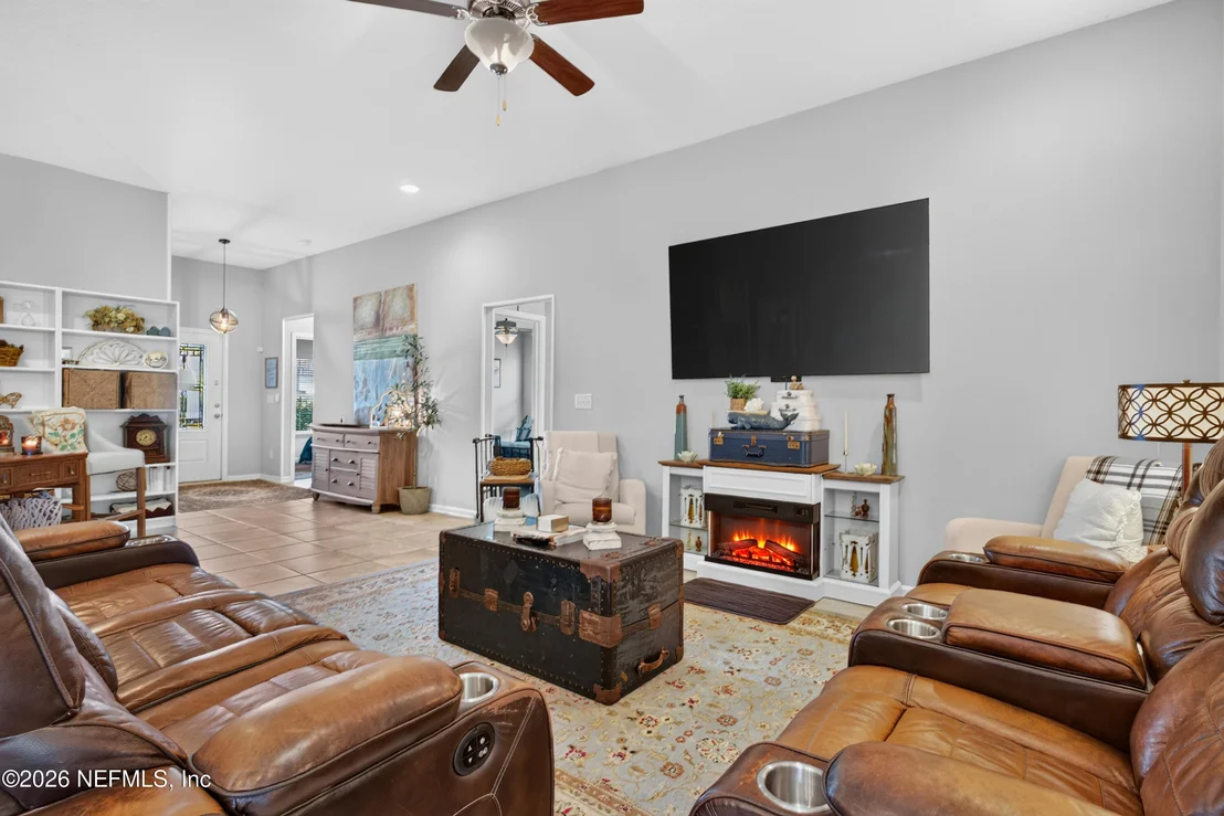 Photo of 589 SEVILLE Parkway