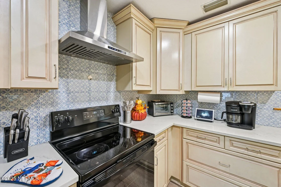 Photo of 1265 WHISPERING PINES Road