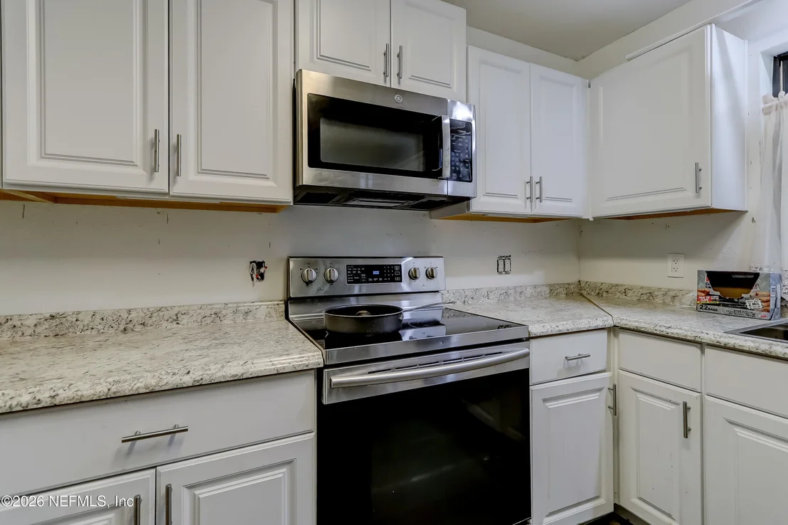 Photo of 261 CORNELL Road