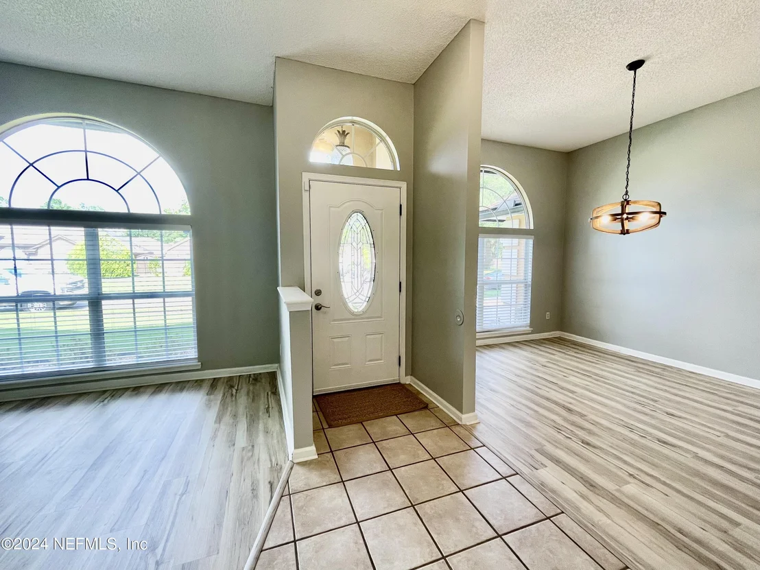 Photo of 1404 GIBRALTER Lane
