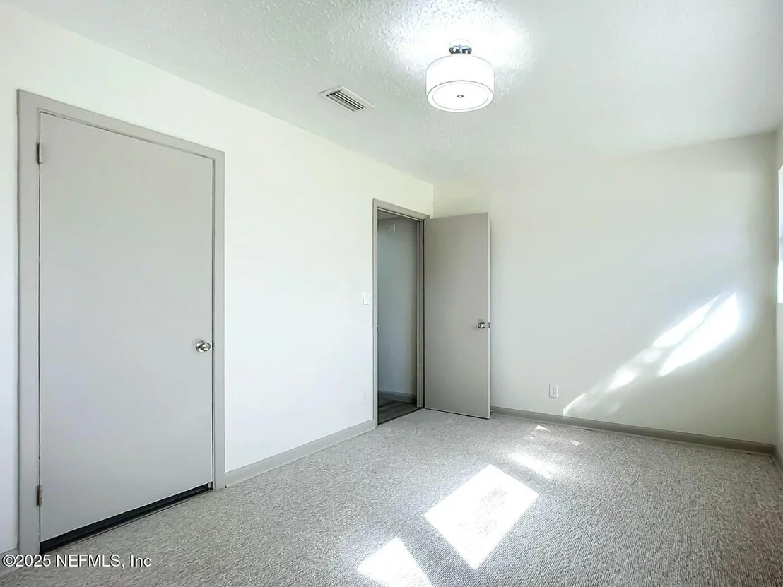 Photo of 7446 SPINOLA Road