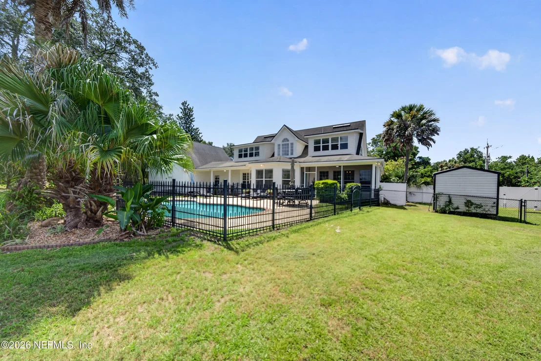 Photo of 1045 CEDAR BAY Road