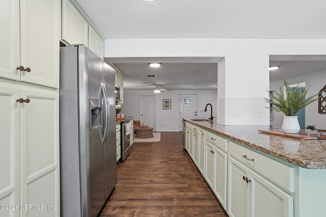 Photo of 466 MAKO Drive