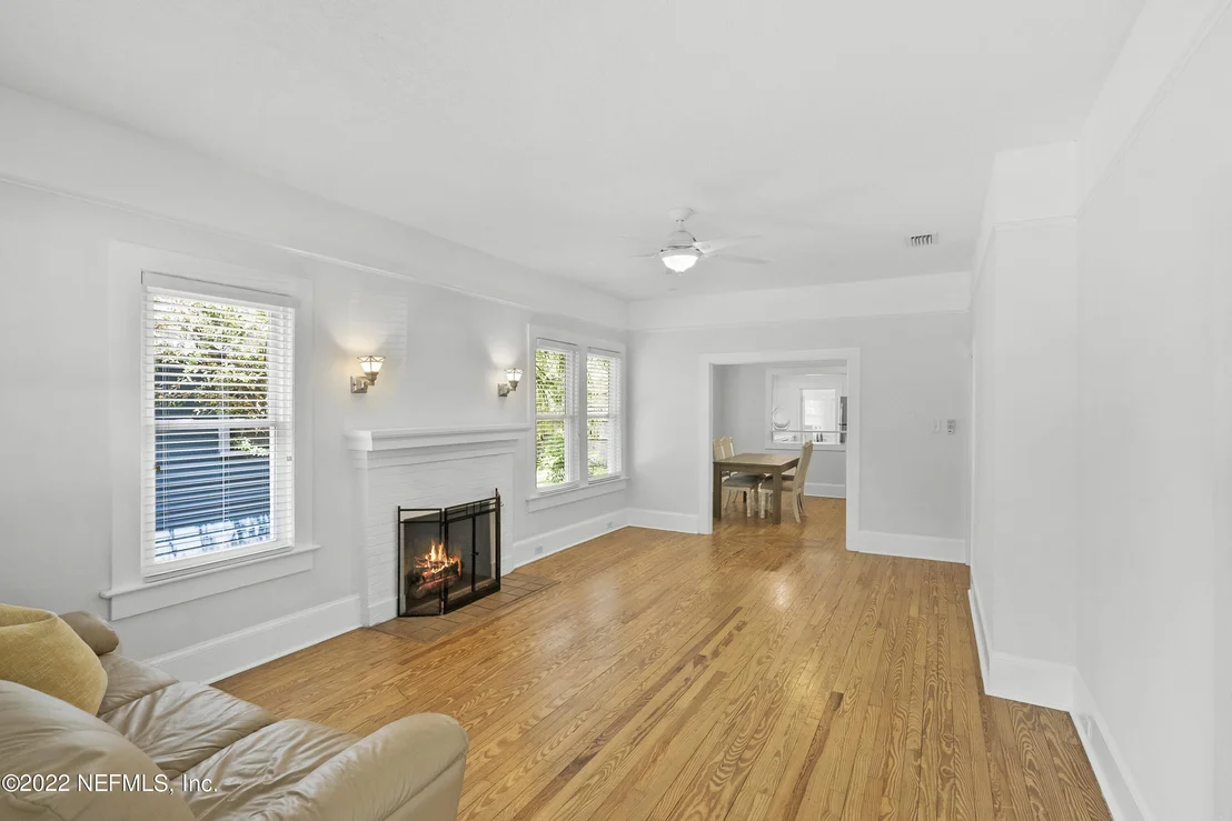 Photo of 60 ALMERIA Street