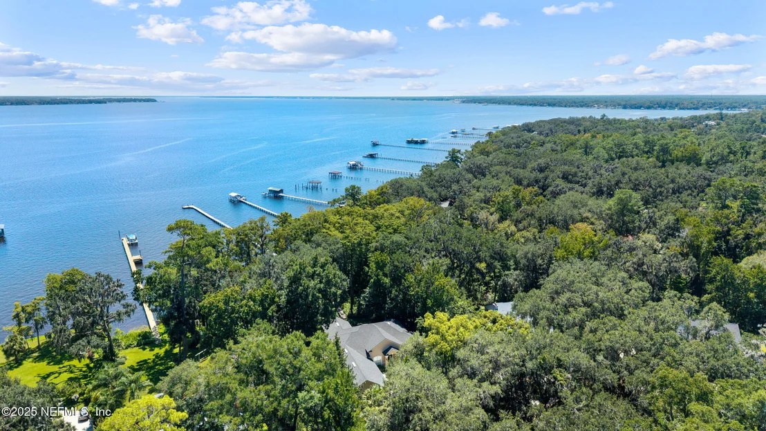 Photo of 686 FREDERIC Drive