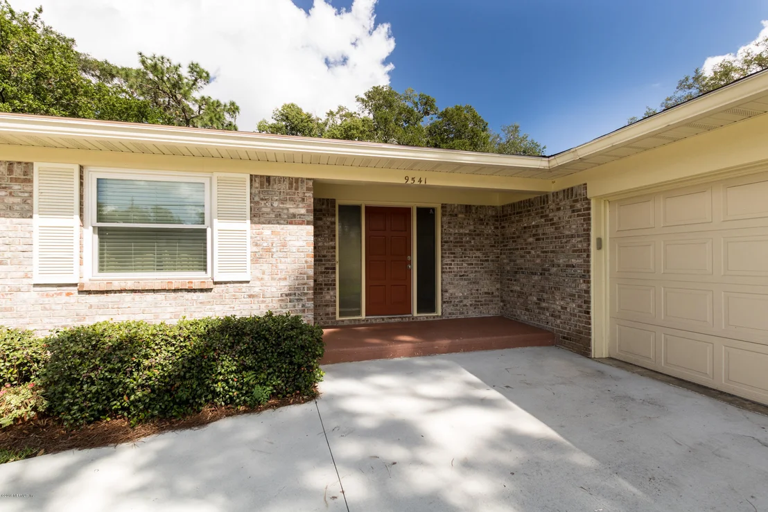 Photo of 9541 WHITTINGTON Drive