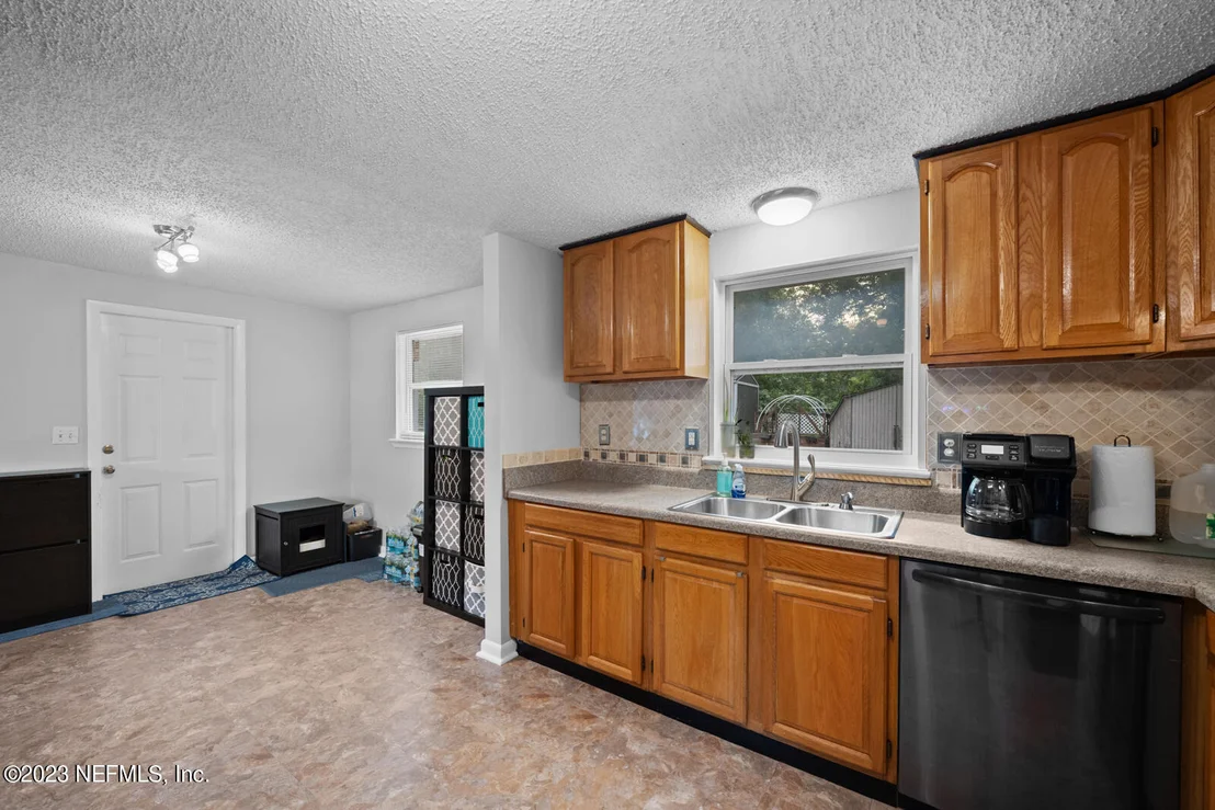 Photo of 6049 VERDES Road