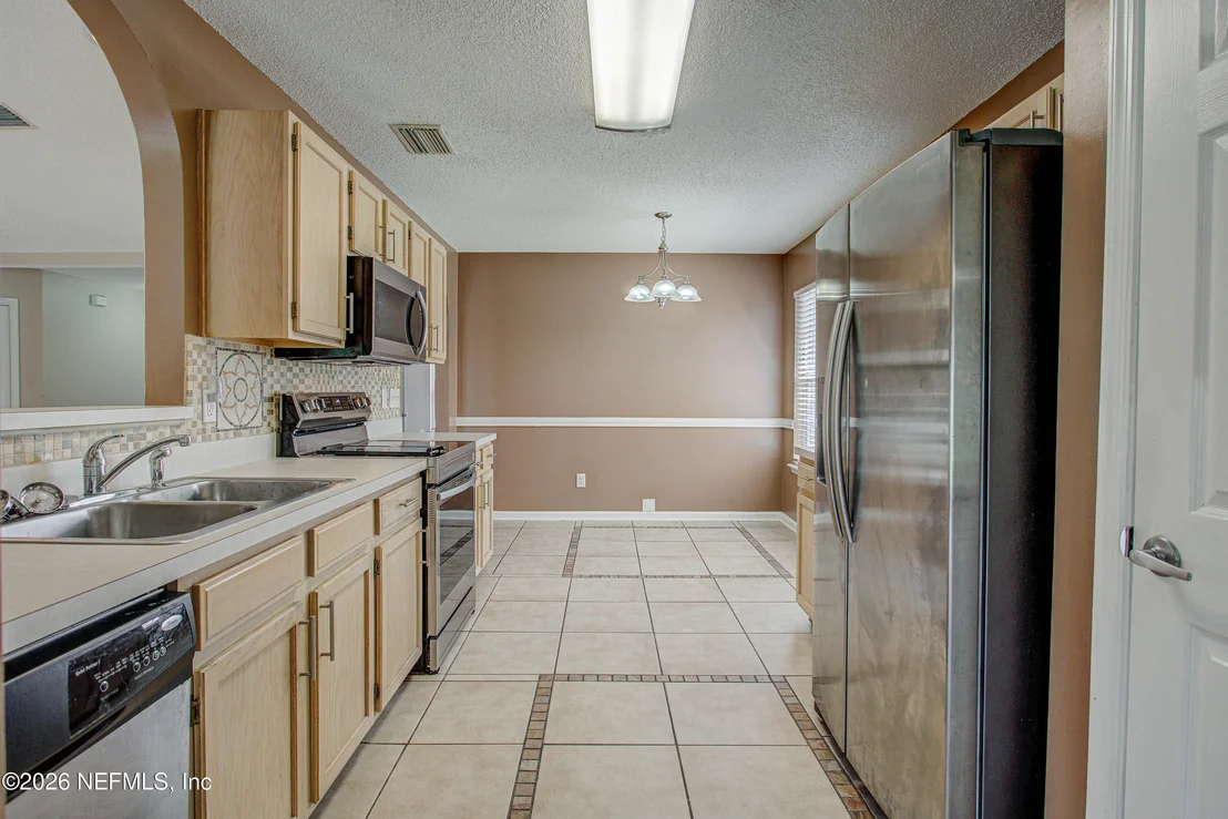 Photo of 7975 MACINNES Drive