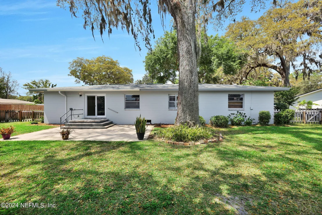 Photo of 2839 CEDARCREST Drive