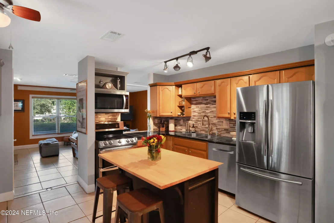 Photo of 6468 RIVER POINT Drive