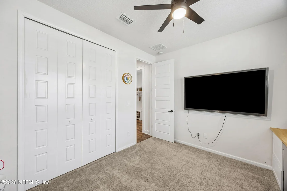 Photo of 141 LINSBURY Court