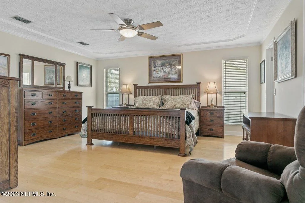 Photo of 241 OAK Drive S