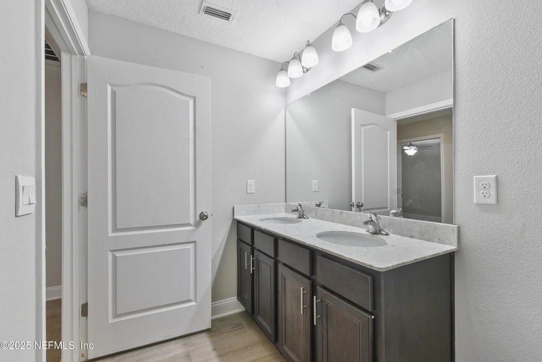 Photo of 181 NARVAREZ Avenue