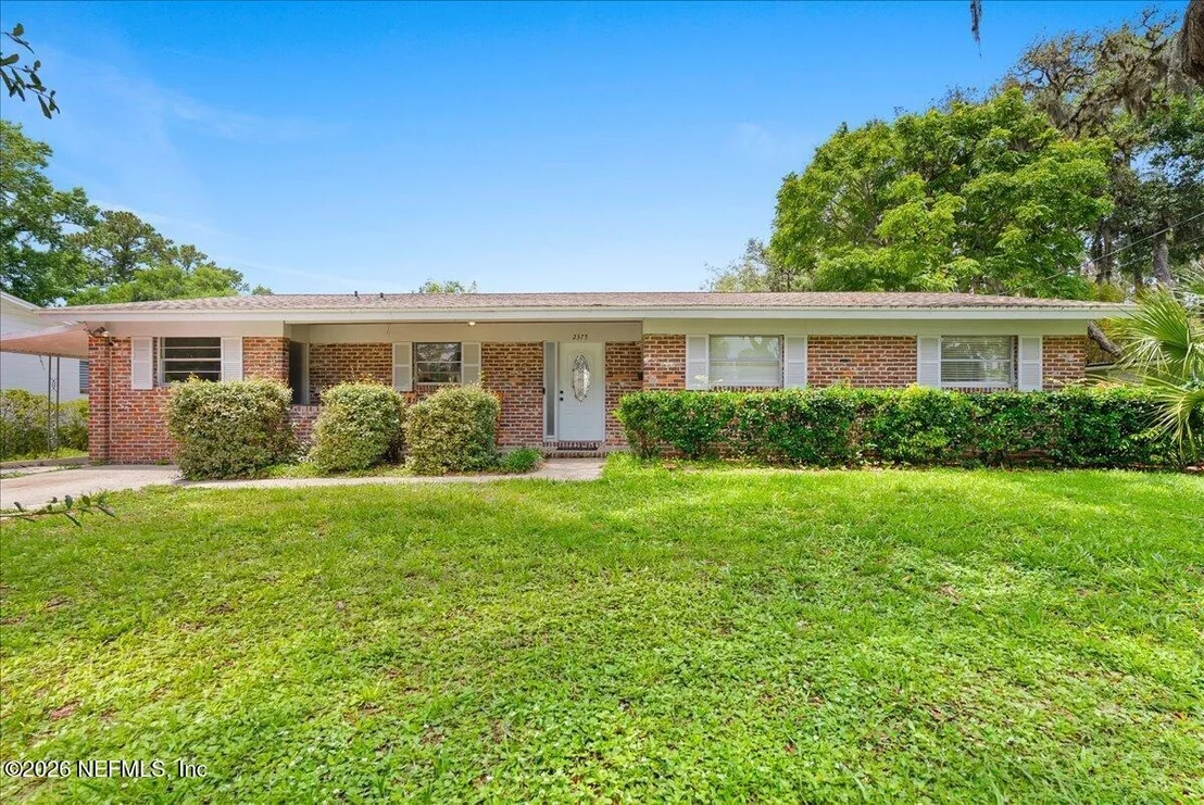 Photo of 2375 FLO Drive W